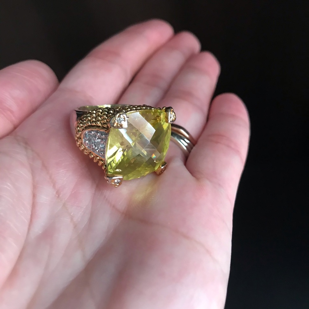Costume jewelry Statement Ring